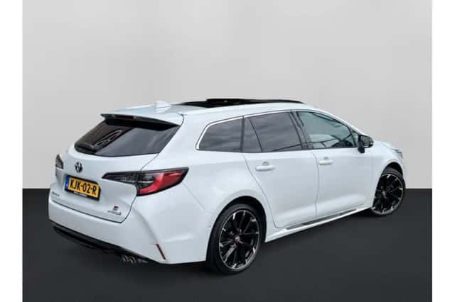 Toyota Corolla (2022) thumbnail 2