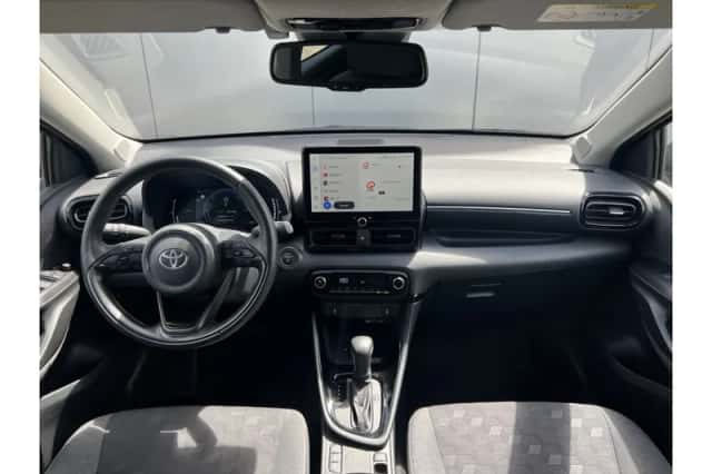 Toyota Yaris (2025) thumbnail 3