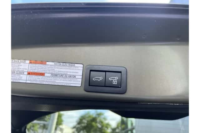Toyota Yaris Cross (2023) thumbnail 5