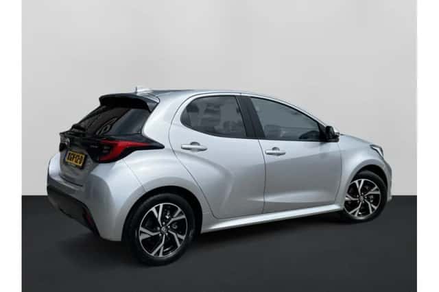 Toyota Yaris (2025) thumbnail 2