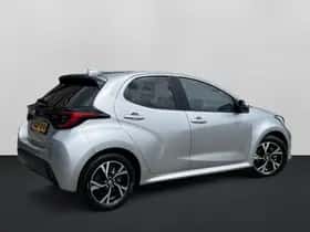 Toyota Yaris (2025) thumbnail 2