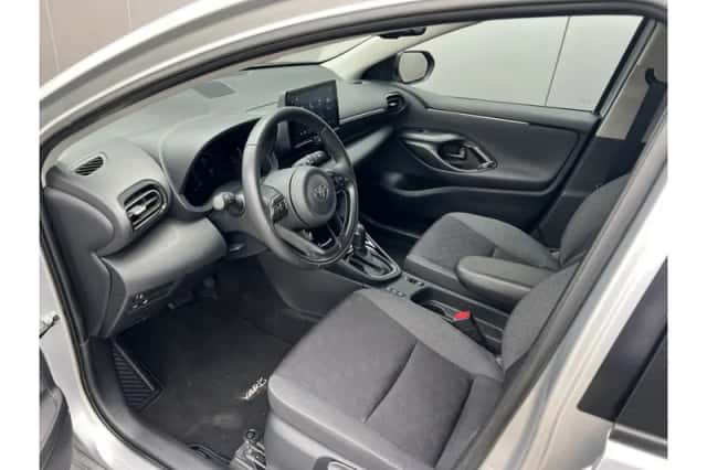 Toyota Yaris (2025) thumbnail 6
