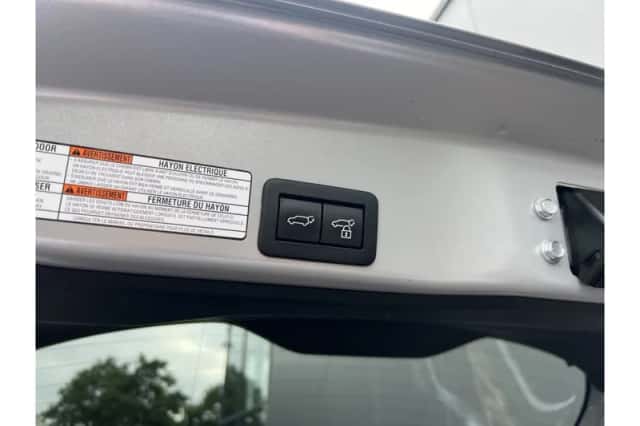 Toyota Yaris Cross (2022) thumbnail 5