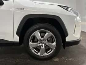 Toyota RAV4 (2021) thumbnail 12