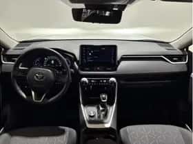 Toyota RAV4 (2021) thumbnail 3