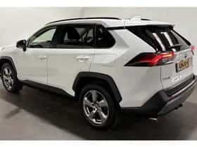 Toyota RAV4 (2021) thumbnail 8