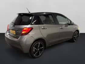 Toyota Yaris (2016) thumbnail 2