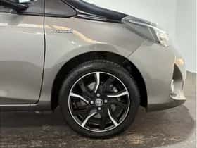 Toyota Yaris (2016) thumbnail 12