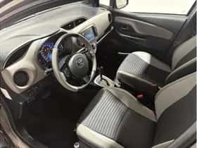 Toyota Yaris (2016) thumbnail 14