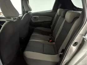 Toyota Yaris (2016) thumbnail 16