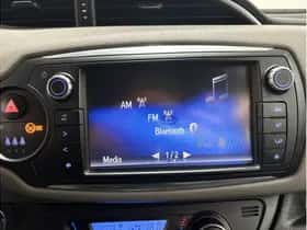 Toyota Yaris (2016) thumbnail 24