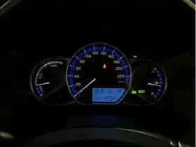 Toyota Yaris (2016) thumbnail 4
