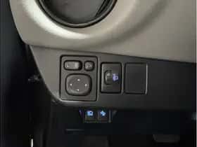 Toyota Yaris (2016) thumbnail 33