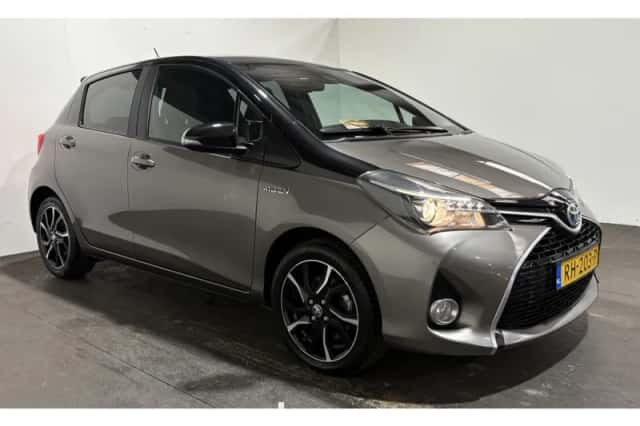 Toyota Yaris (2016) thumbnail 6