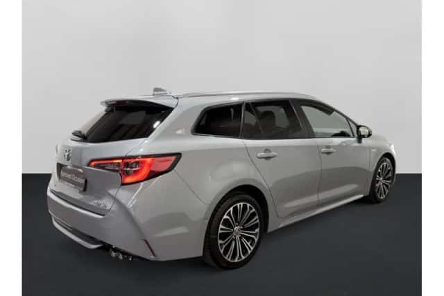 Toyota Corolla (2022) thumbnail 2