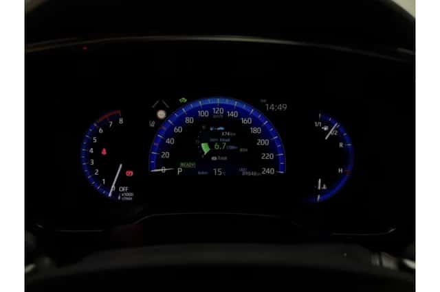 Toyota Corolla (2022) thumbnail 3