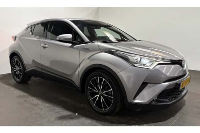 Toyota C-HR (2017) thumbnail 6