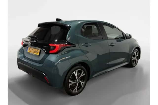 Toyota Yaris (2025) thumbnail 2