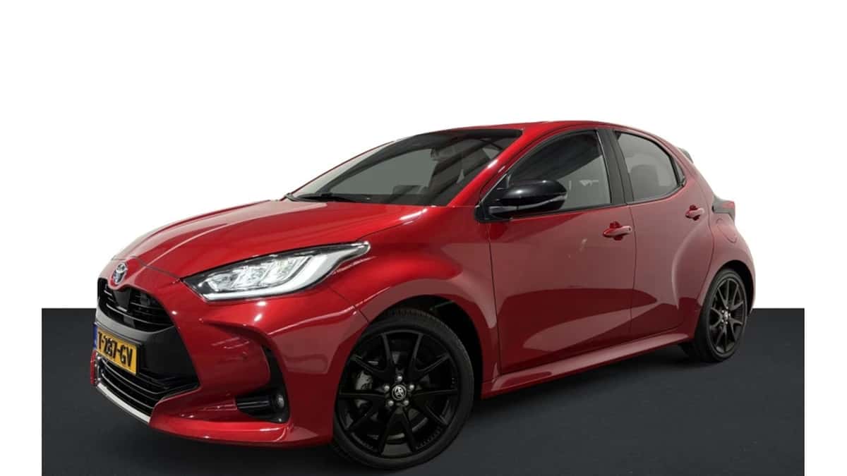 Toyota Yaris (2023) — foto 1