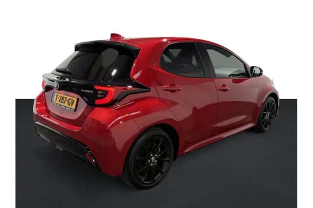 Toyota Yaris (2023) thumbnail 2