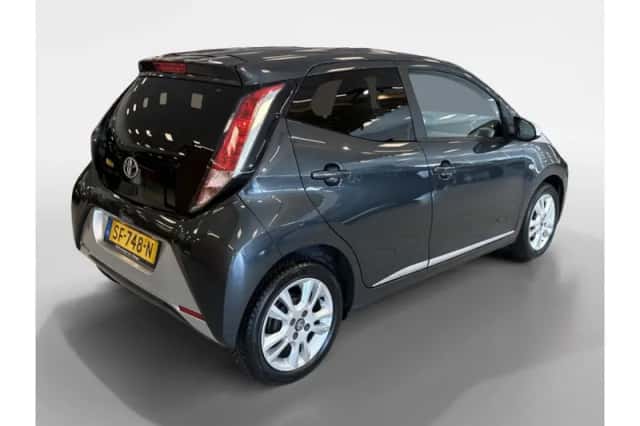 Toyota Aygo (2018) thumbnail 2