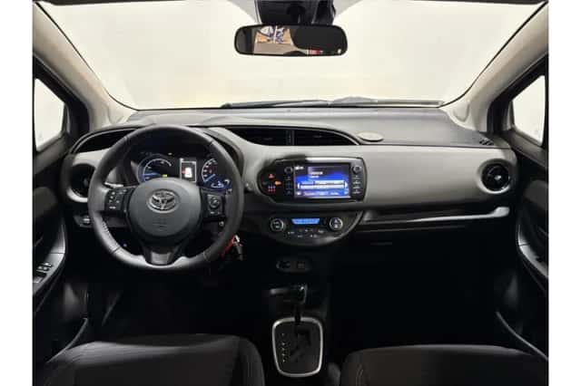 Toyota Yaris (2018) thumbnail 3