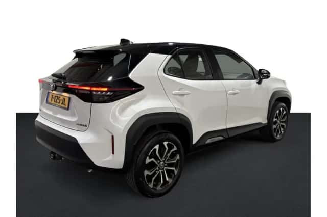 Toyota Yaris Cross (2022) thumbnail 2