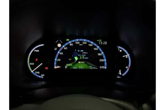 Toyota Yaris Cross (2022) thumbnail 4