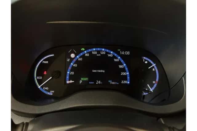 Toyota Yaris Cross (2022) thumbnail 4