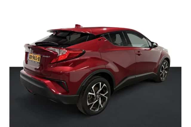 Toyota C-HR (2019) thumbnail 2