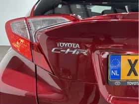 Toyota C-HR (2019) thumbnail 11