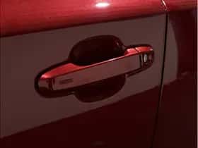 Toyota C-HR (2019) thumbnail 13
