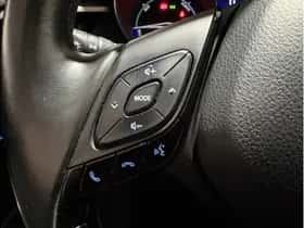 Toyota C-HR (2019) thumbnail 19