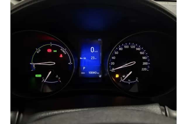 Toyota C-HR (2019) thumbnail 4
