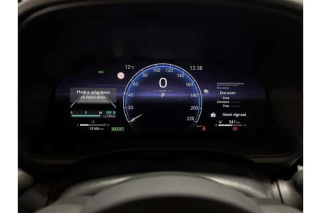 Toyota Yaris Cross (2024) thumbnail 4