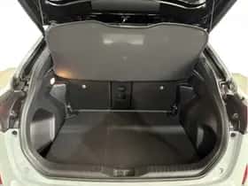 Toyota Yaris Cross (2024) thumbnail 37
