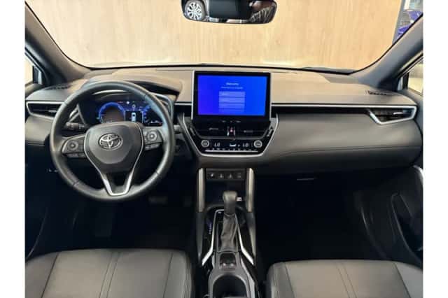 Toyota Corolla (2024) thumbnail 3