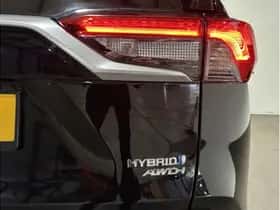 Toyota RAV4 (2021) thumbnail 12