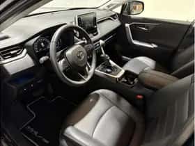 Toyota RAV4 (2021) thumbnail 16