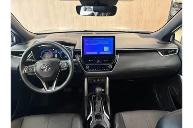 Toyota Corolla Cross (2024) thumbnail 3