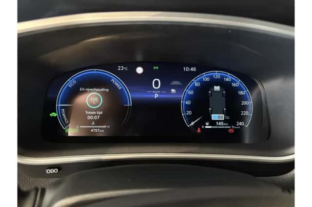 Toyota Corolla Cross (2024) thumbnail 4
