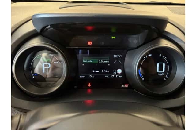 Toyota Yaris (2023) thumbnail 4