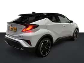 Toyota C-HR (2021) thumbnail 2