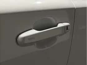 Toyota C-HR (2021) thumbnail 14