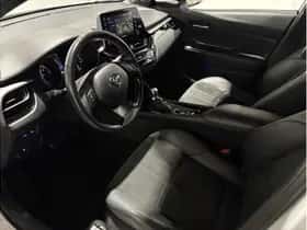 Toyota C-HR (2021) thumbnail 16