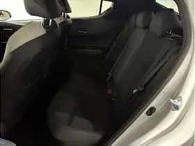 Toyota C-HR (2021) thumbnail 17