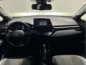 Toyota C-HR (2021) thumbnail 3