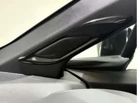 Toyota C-HR (2021) thumbnail 26