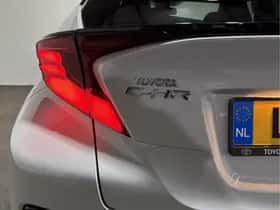 Toyota C-HR (2021) thumbnail 10