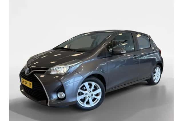 Toyota Yaris (2015) thumbnail 1